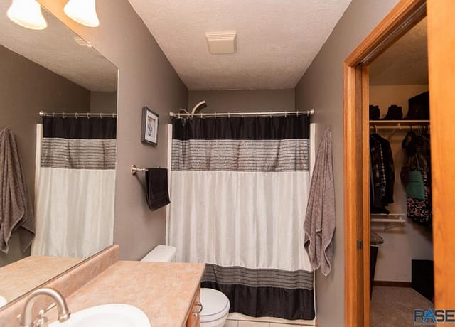 3004 W Courtyard Ln, 57108, 4 Bedrooms Bedrooms, ,3 BathroomsBathrooms,House,For Sale,W Courtyard Ln,1015
