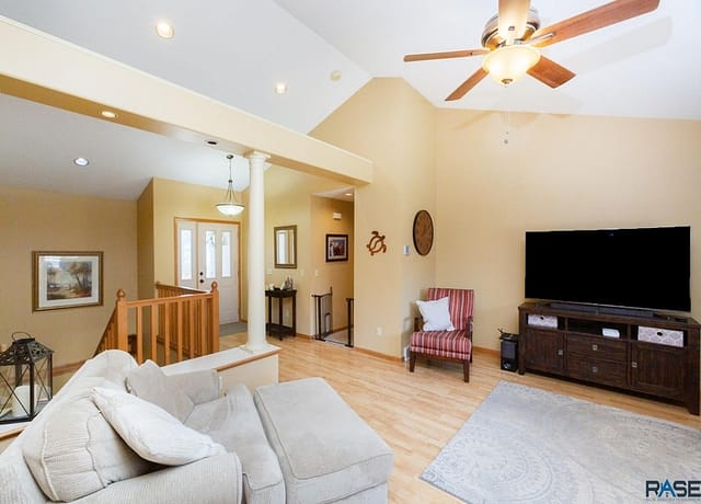 6821 W Westminster Dr, 57106, 4 Bedrooms Bedrooms, ,3 BathroomsBathrooms,House,For Sale,W Westminster Dr,1023