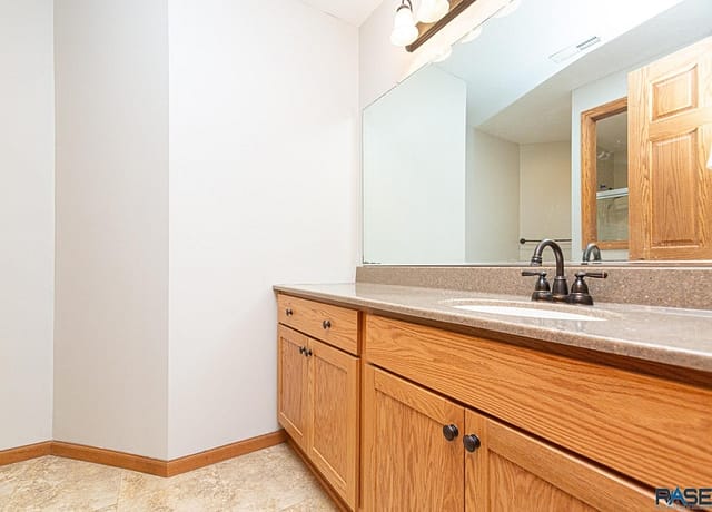 6821 W Westminster Dr, 57106, 4 Bedrooms Bedrooms, ,3 BathroomsBathrooms,House,For Sale,W Westminster Dr,1023